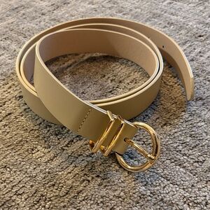 Elegant Tan Belt with Gold Buckle